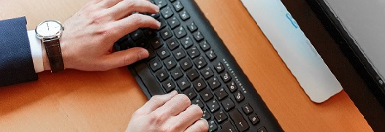 Arbeiten-am-PC.jpg